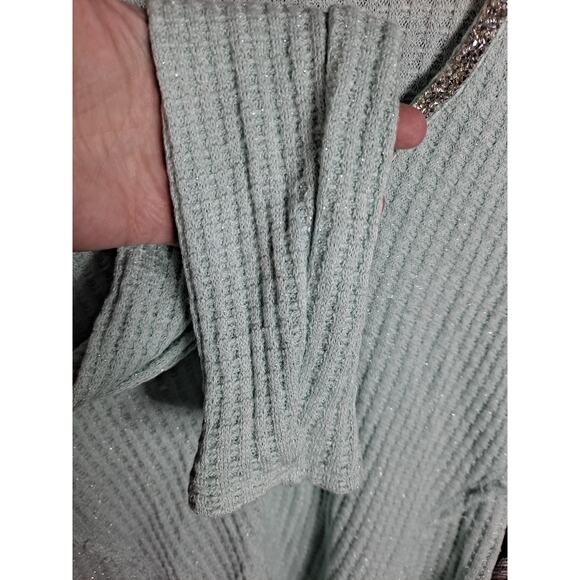 Juicy Couture Gray Rayon Blend Waffle Knit Jewel Trim V-Neck Sweater Size S - Picture 4 of 9